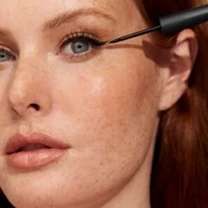 Inika Liquid Eyeliner - Afbeelding 4